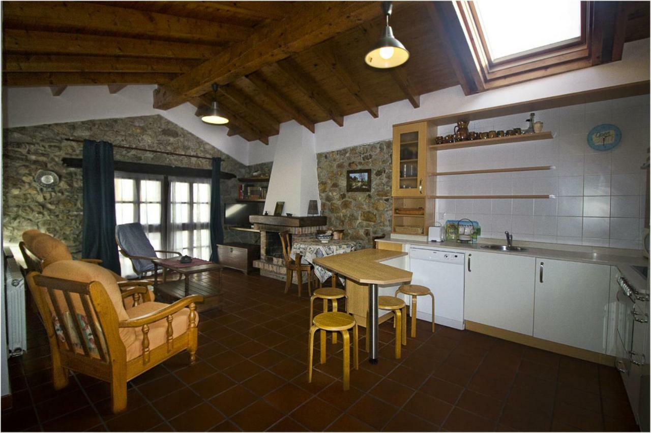 Aldea De Ribadesella Guest House Sardalla ภายนอก รูปภาพ